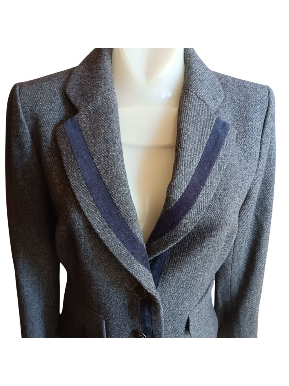 Size 4 Ann Taylor Loft Womens Gray Blazer W/ Navy Trim Button Front